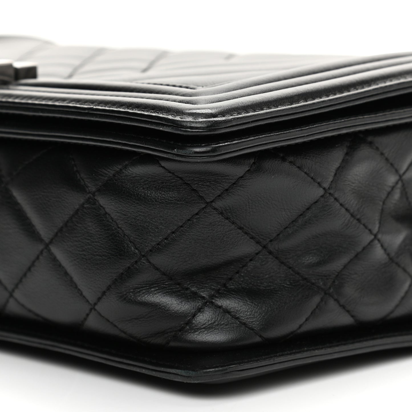 Calfskin Chevron Quilted Medium Boy Flap Black