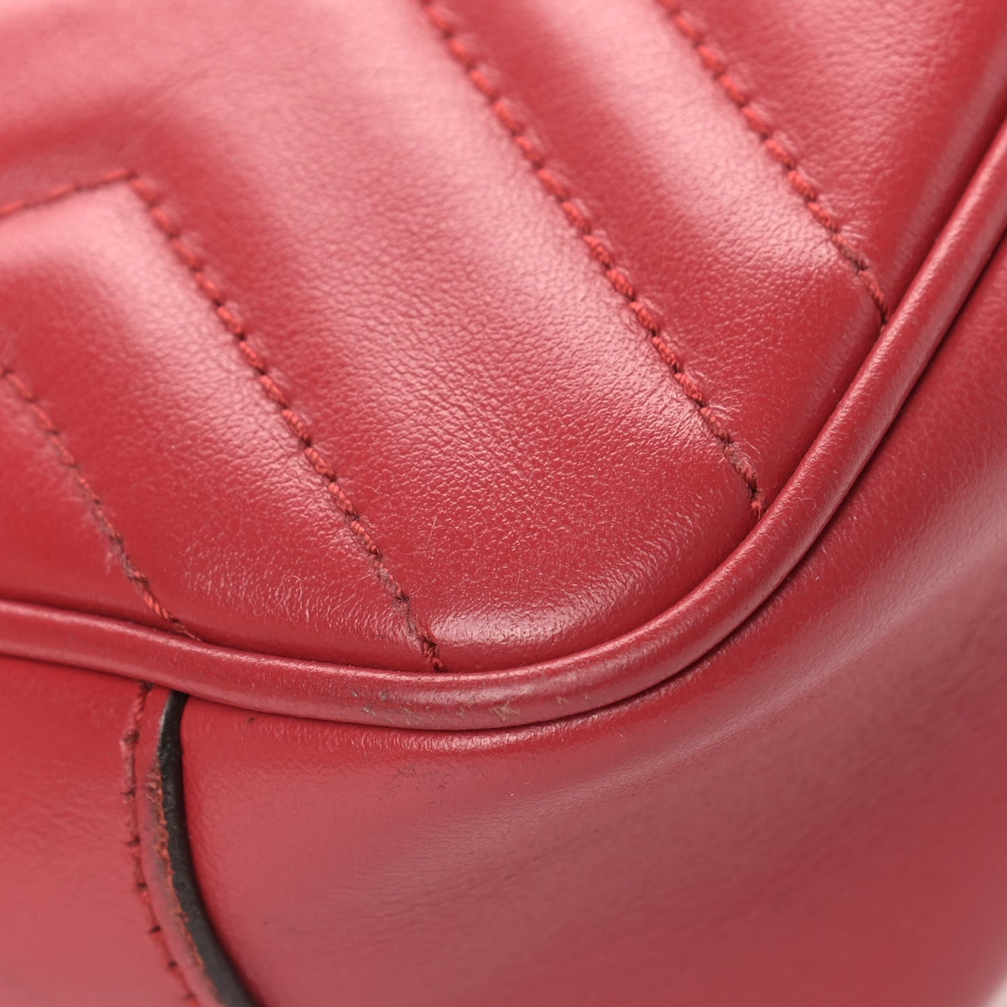 Calfskin Matelasse Mini GG Marmont Shoulder Bag Hibiscus Red