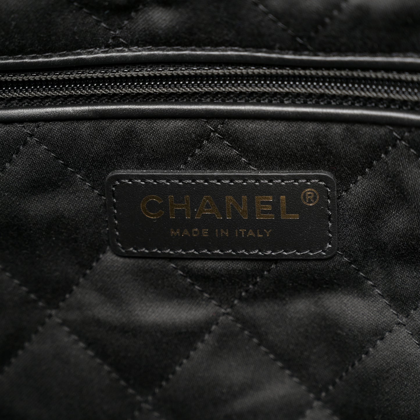 Shiny Calfskin Quilted Small Chanel 22 Black
