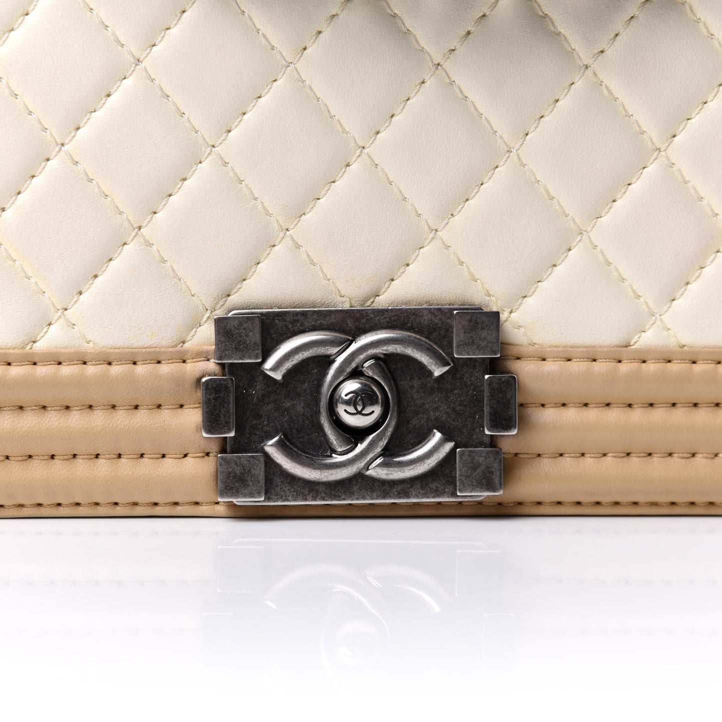 Lambskin Quilted Medium Boy Flap Ivory Havana Beige