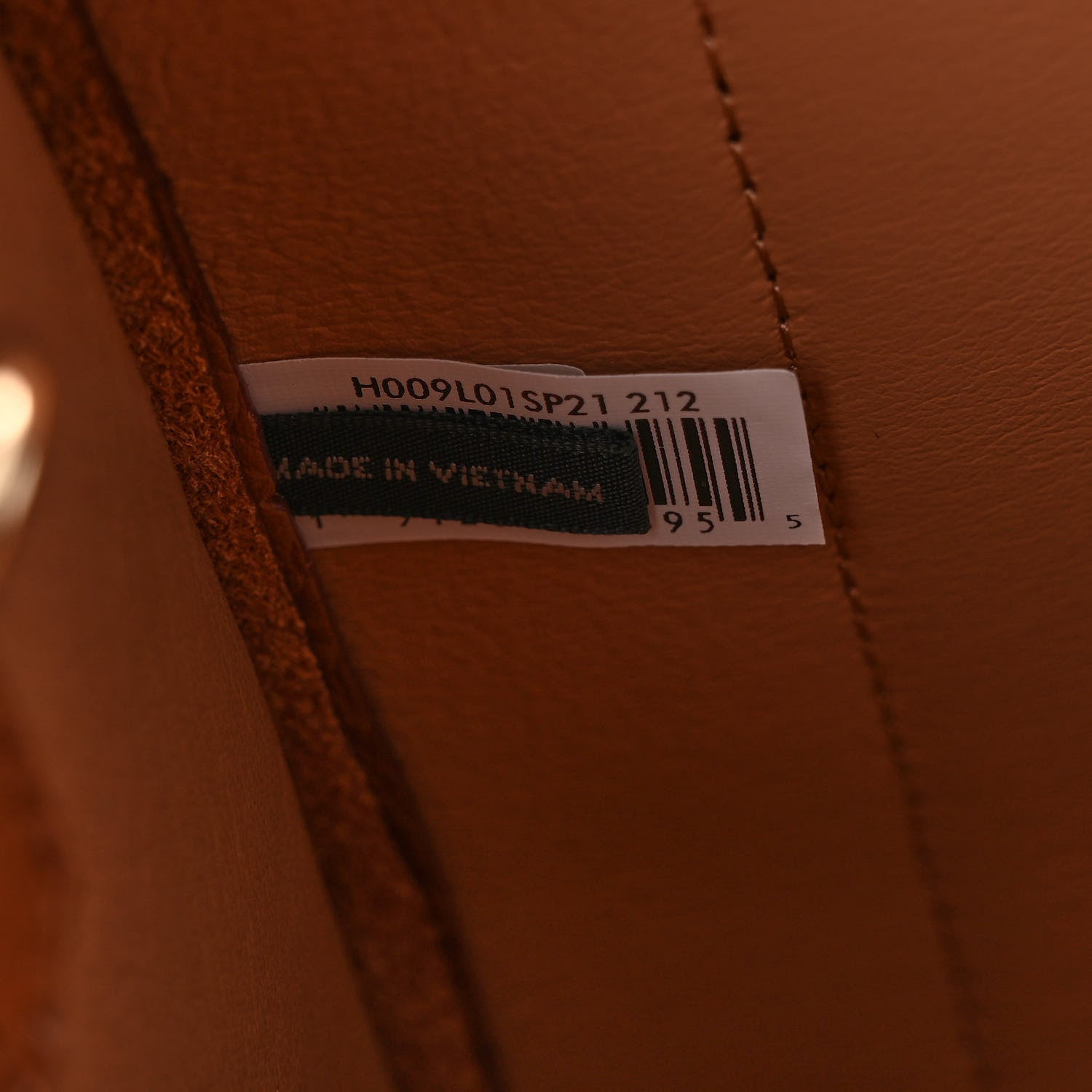 Marc Jacobs Grained Calfskin Small The Tote Bag Argan Oil 6 of 10