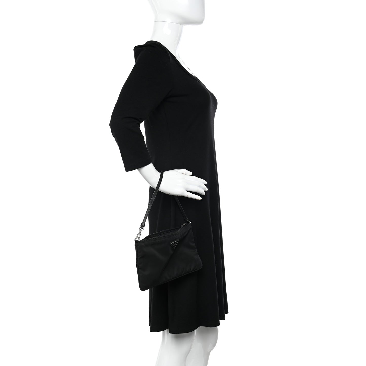 Re-Nylon Vela Pouch Black