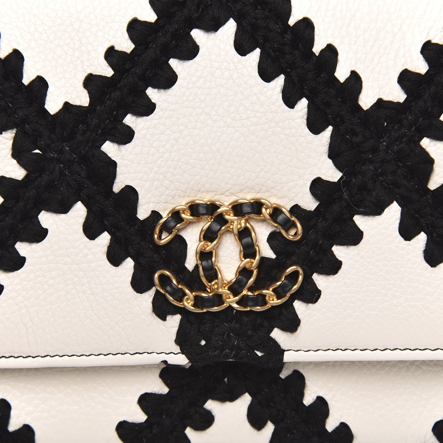 Calfskin Crochet 19 Wallet On Chain WOC White Black