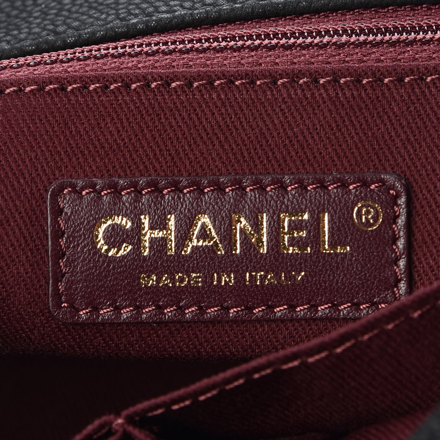 Iridescent Grained Calfskin Medium Globe Trotter Flap Black