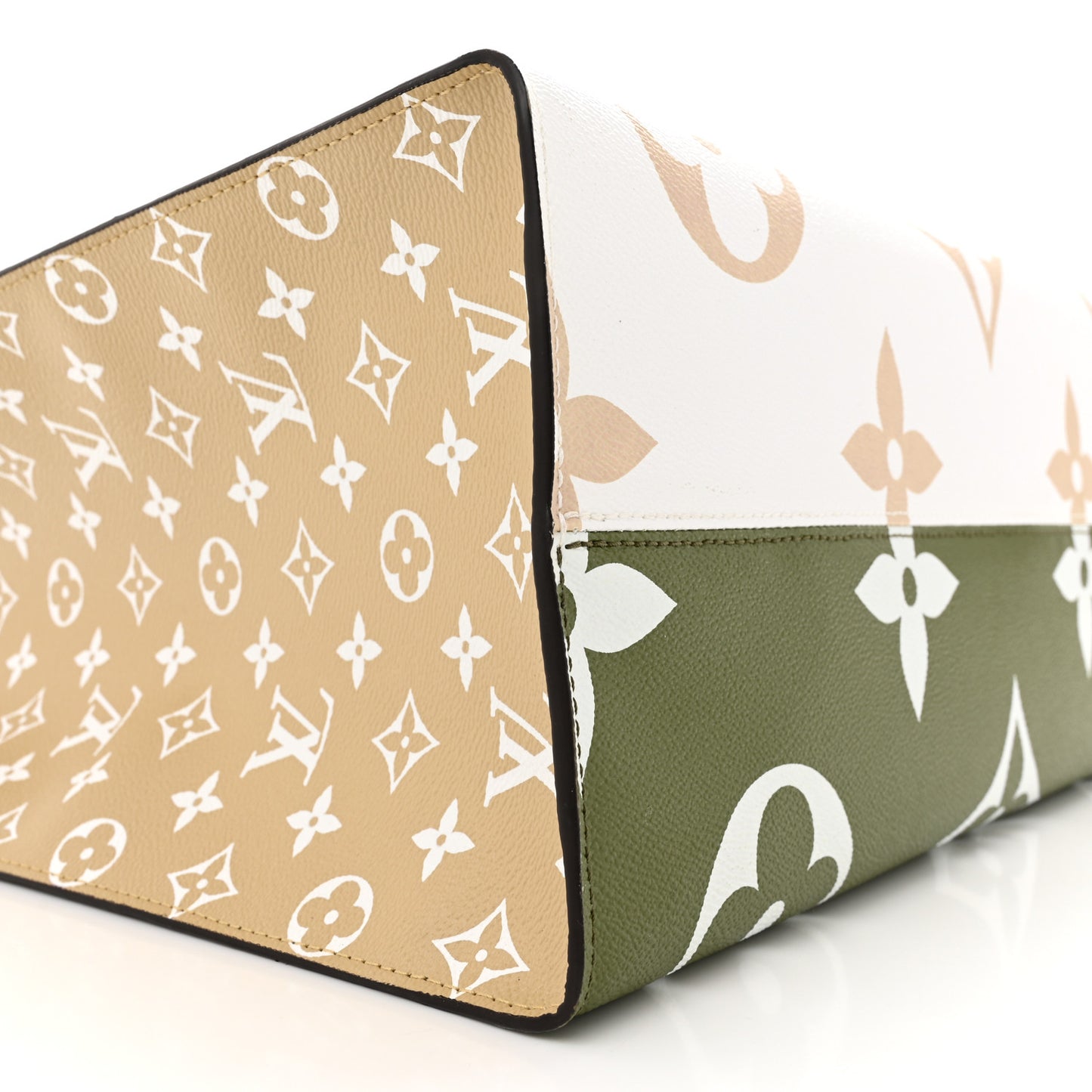 Monogram Giant Onthego GM Kaki Beige