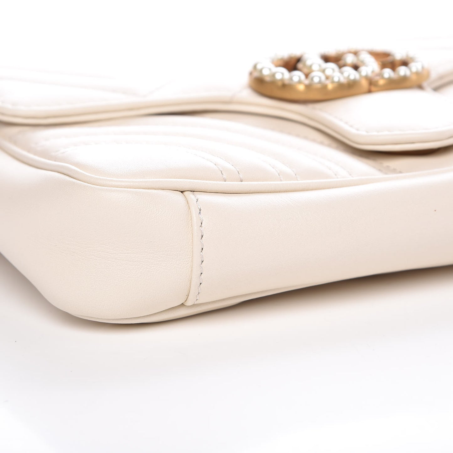 Calfskin Matelasse Pearly GG Marmont Chain Belt Bag Mystic White