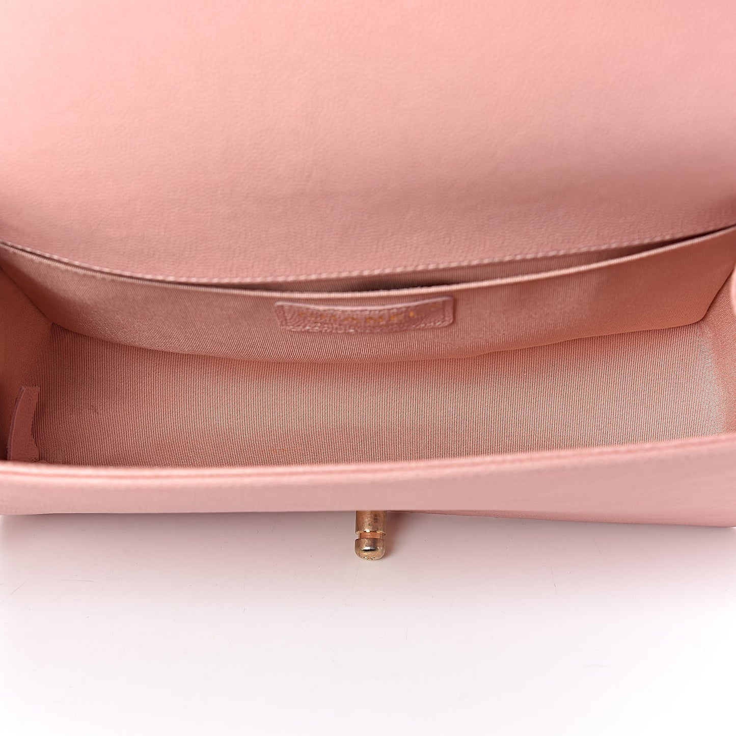 Caviar Quilted Medium Boy Flap Light Pink
