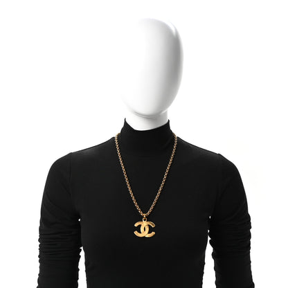 Chanel Metal CC Pendant Necklace Gold 2 of 4