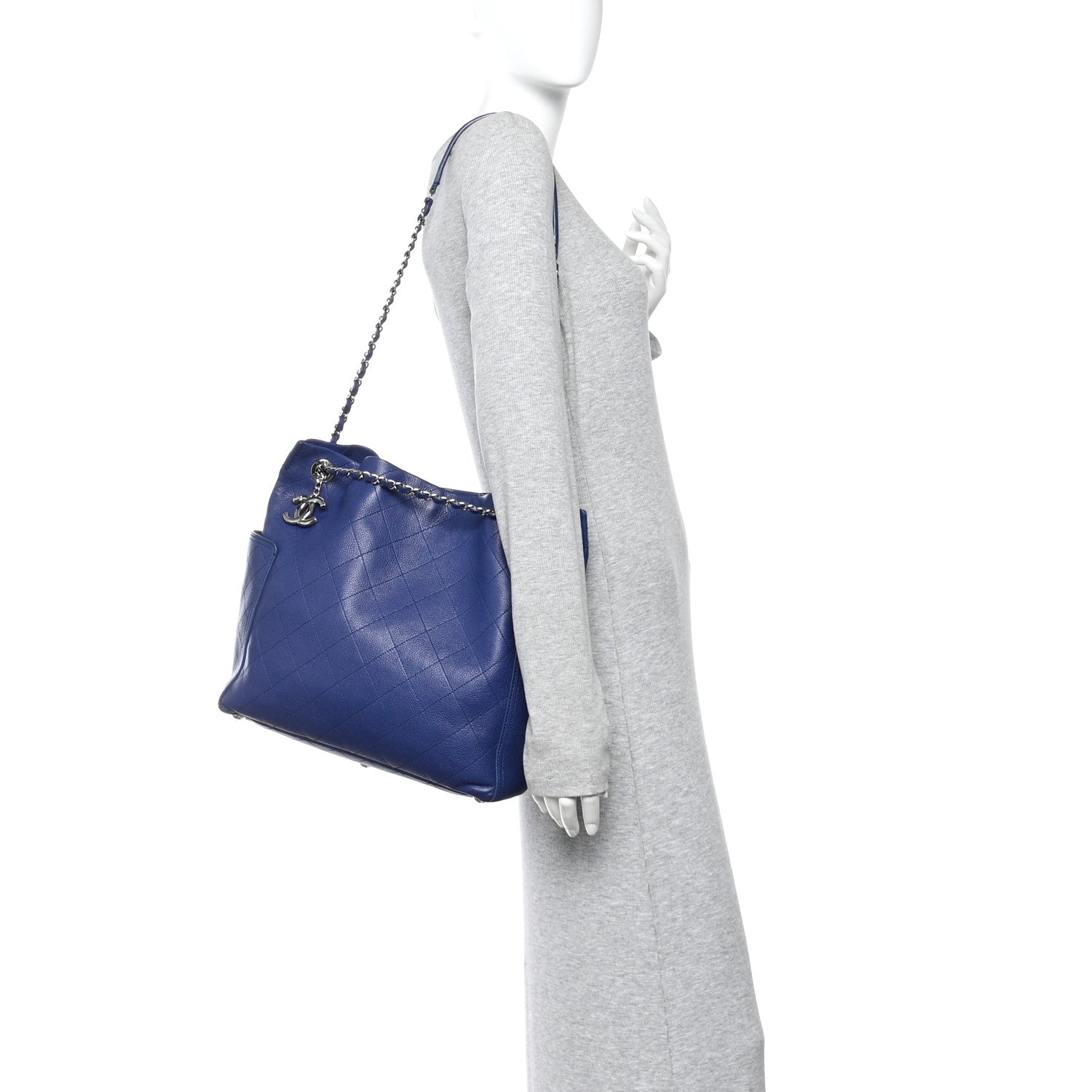 Chanel Grained Calfskin Stitched CC Pocket Tote Navy Blue 2 of 11