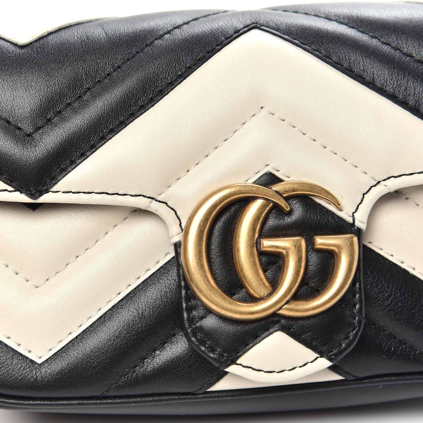 Calfskin Matelasse Super Mini GG Marmont Shoulder Bag Black White
