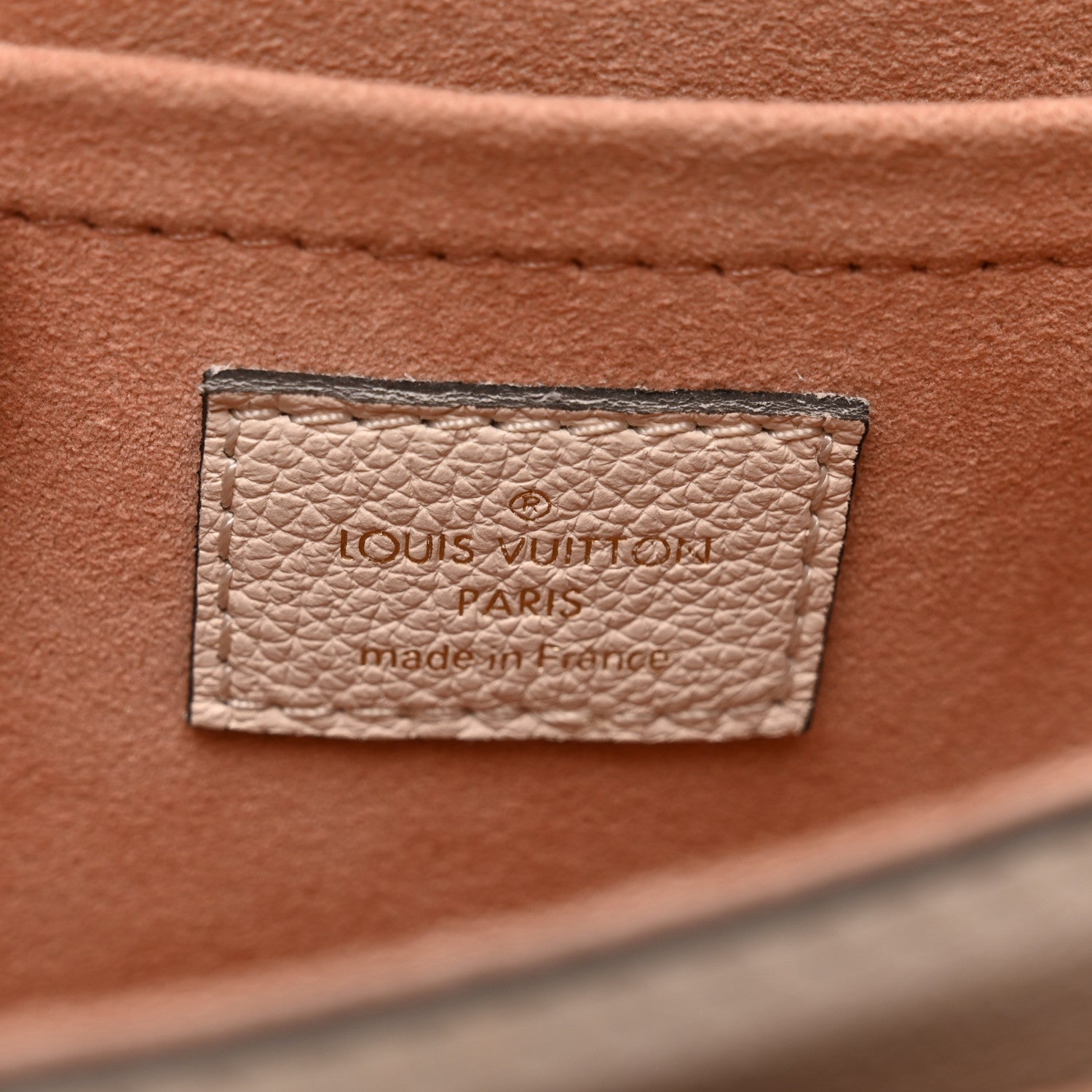 Louis Vuitton Grained Calfskin Lockme Tender Quartz 7 of 9