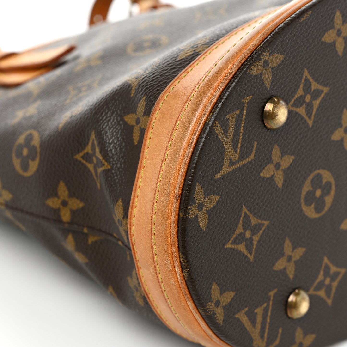 Monogram Petit Bucket 23