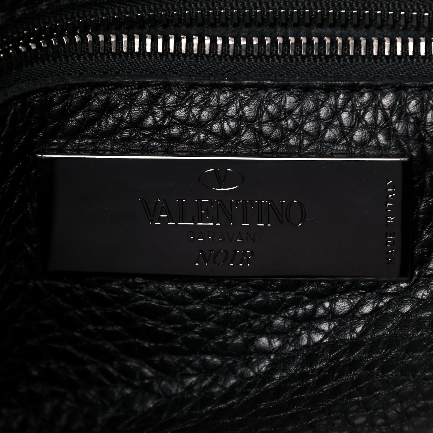 Pebbled Calfskin Onyx Small Rockstud Rolling Flip-Lock Messenger Bag Black