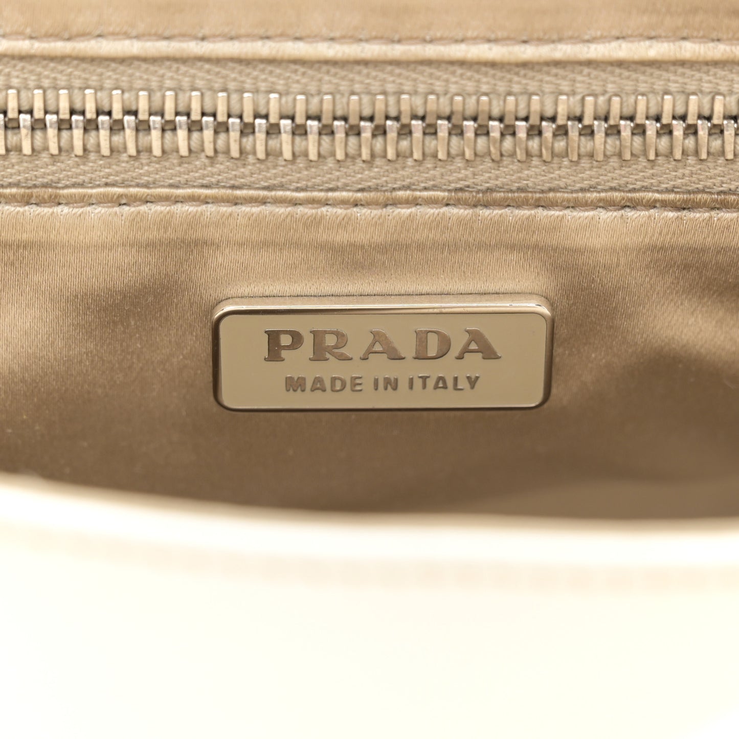Vitello Daino Swing Flap Shoulder Bag White