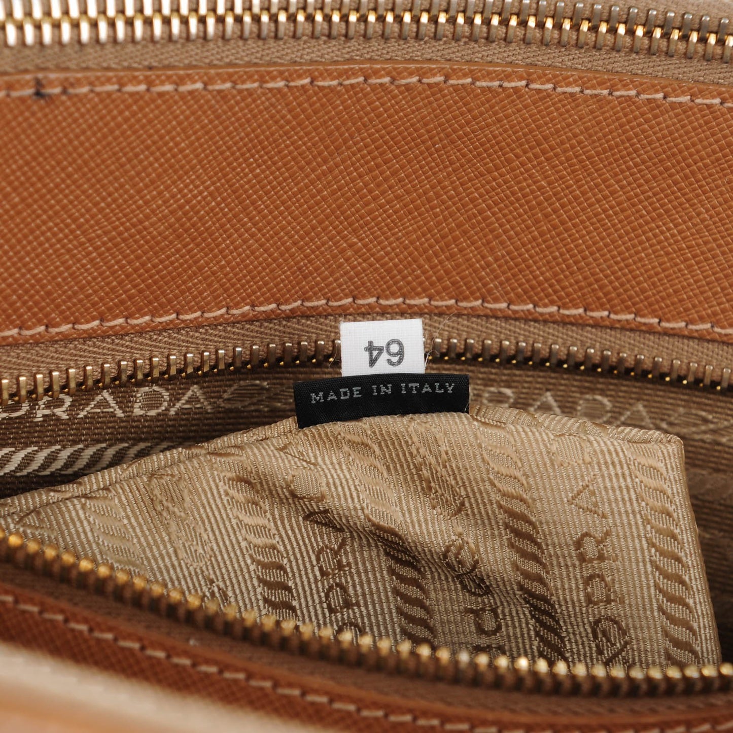 Saffiano Large Galleria Double Zip Tote Caramel