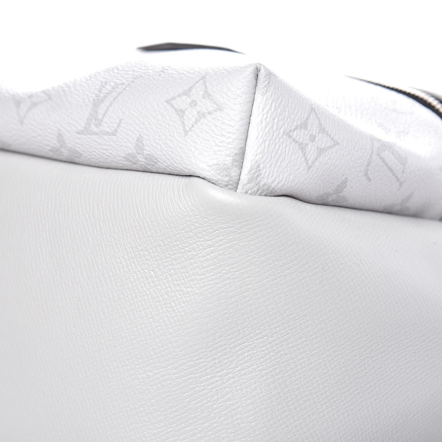 Taiga Discover Backpack PM White