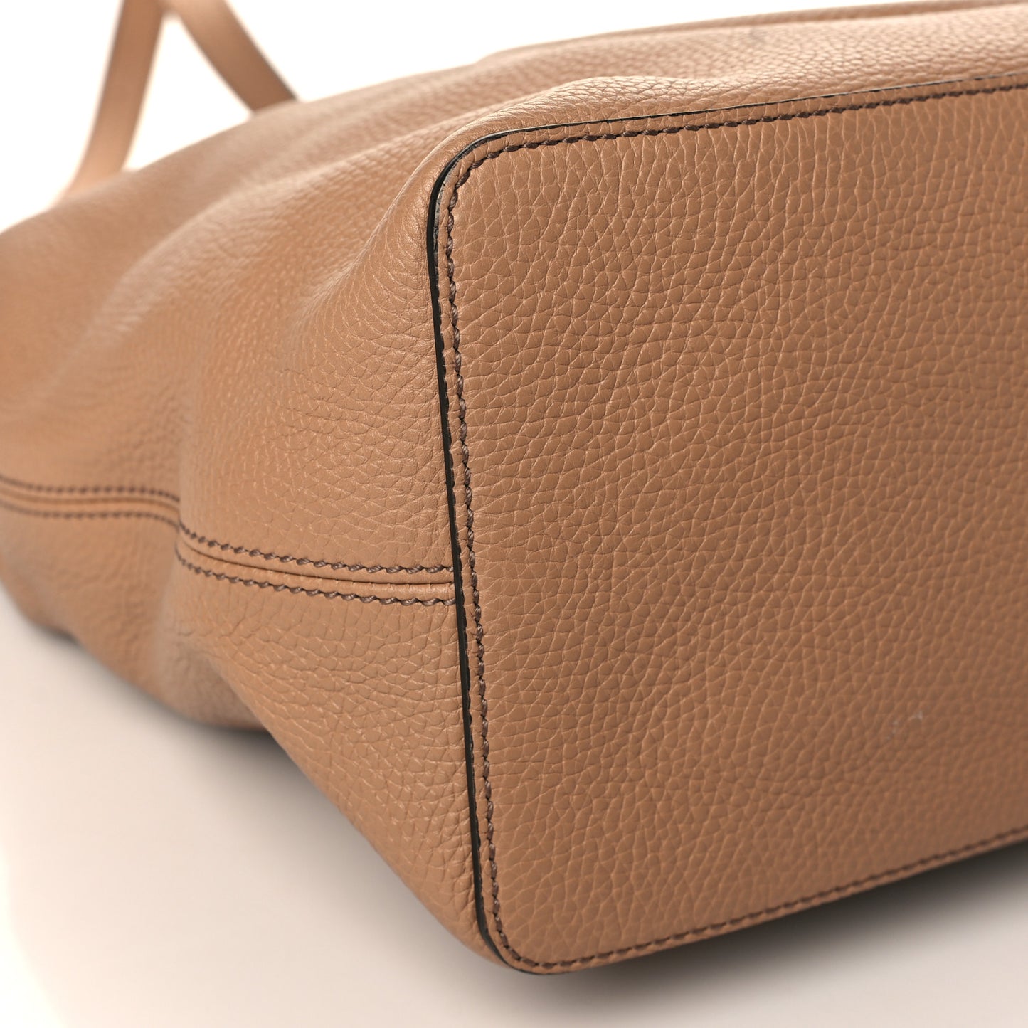 Pebbled Calfskin Large Soho Hobo Camelia