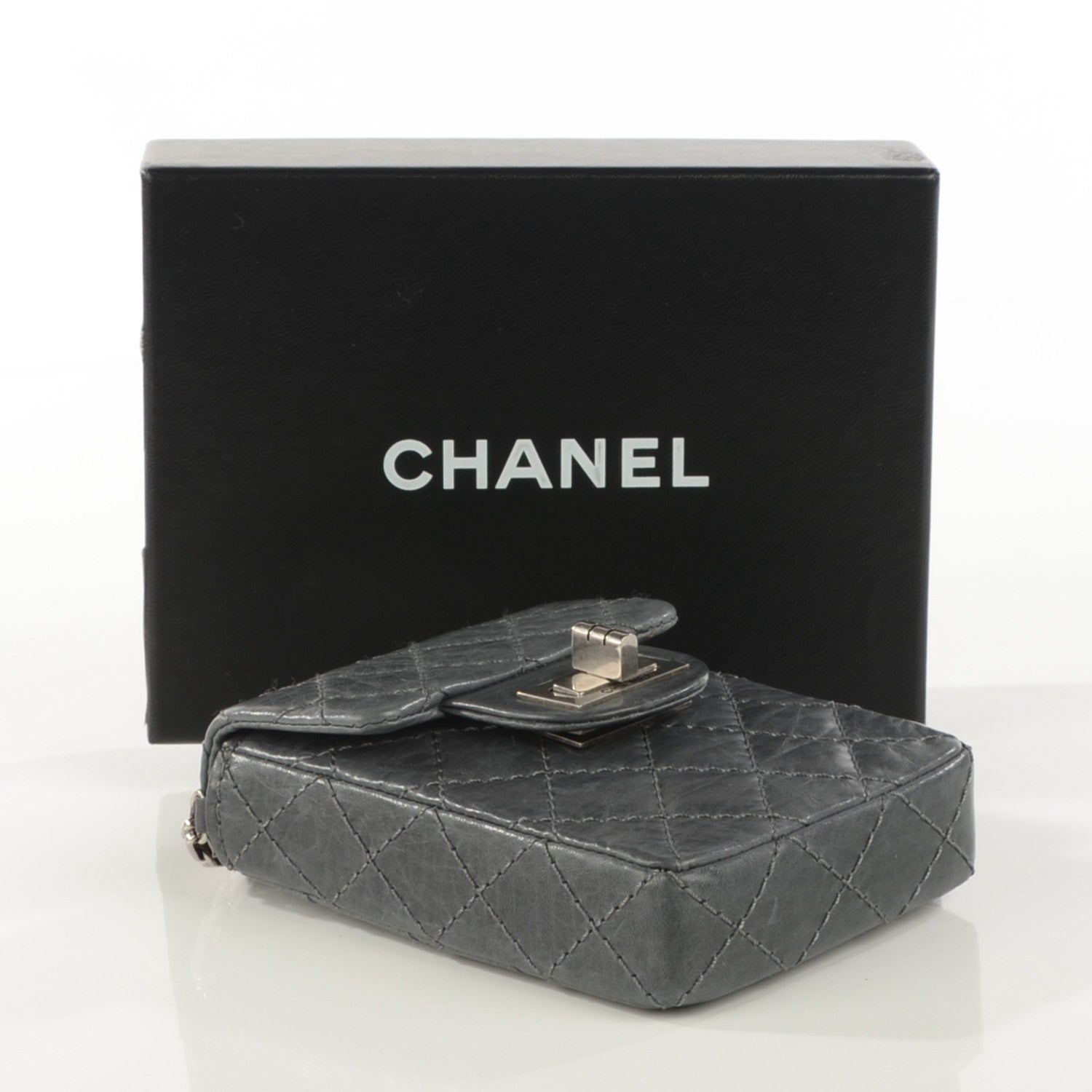Chanel Calfskin Quilted 2.55 Reissue Phone Case Dark Grey 4 of 9