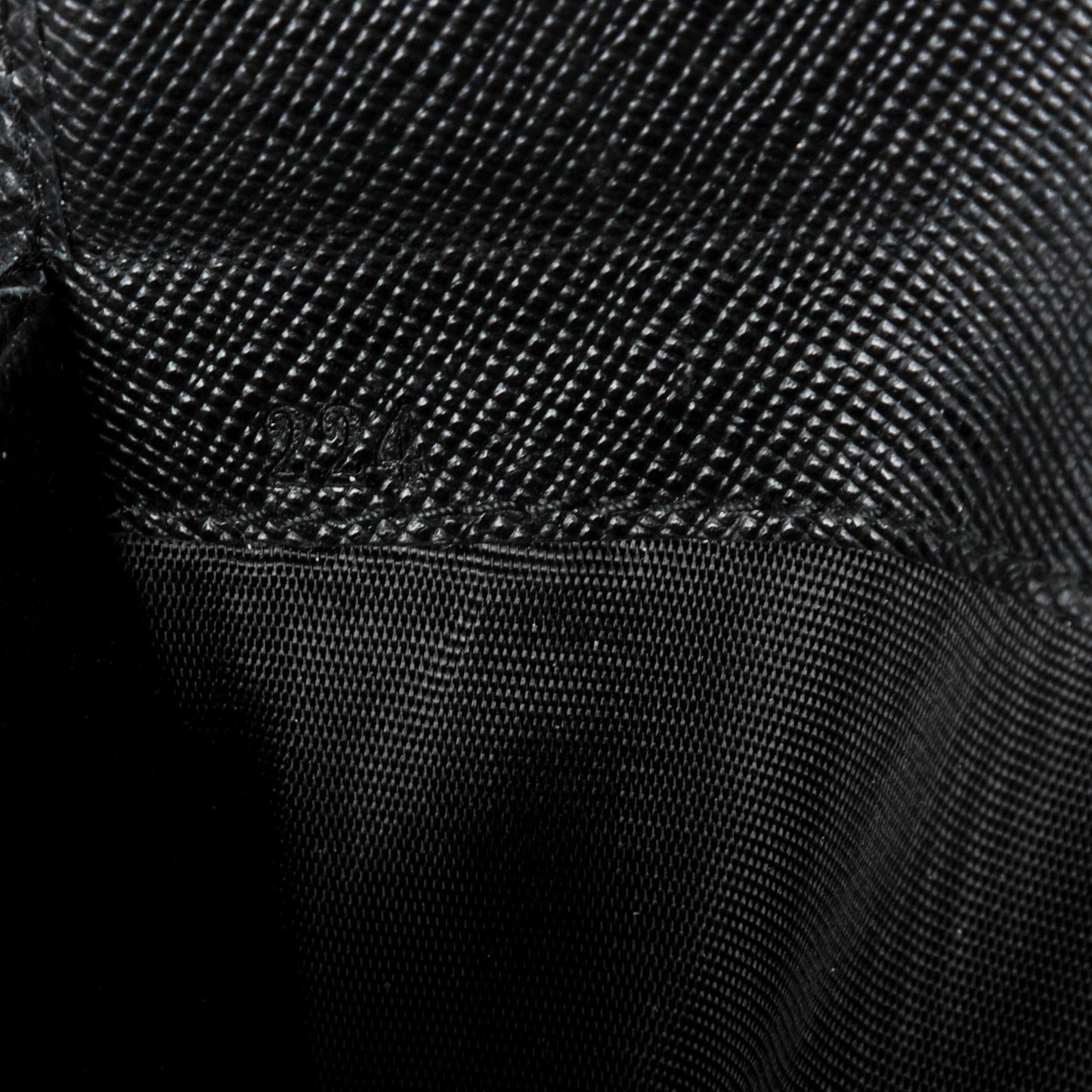 Saffiano Triangle Continental Flap Wallet Nero Black