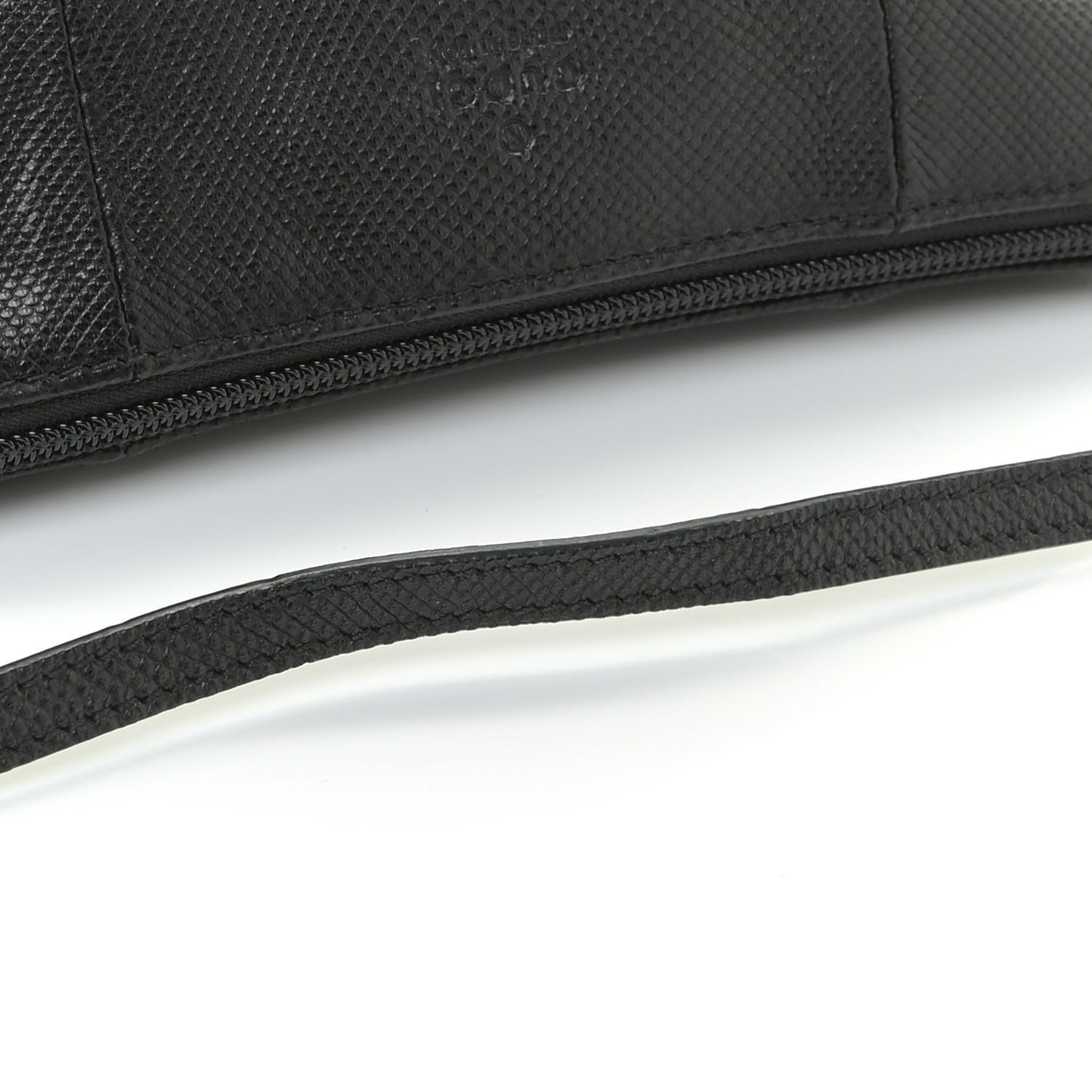 Calfskin Lizard Embossed Boat Pochette Black