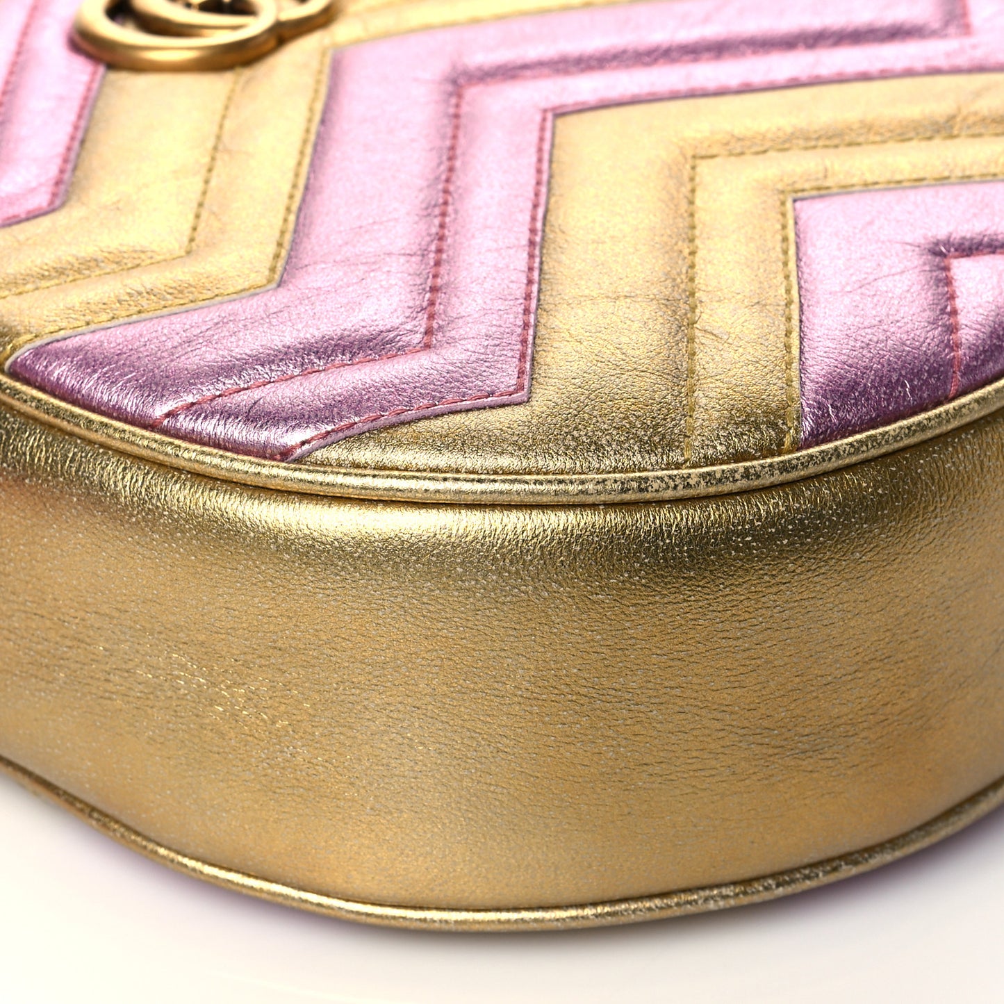 Metallic Nappa Matelasse Heart Mini GG Marmont Round Shoulder Bag Oro Vecchio Rosa