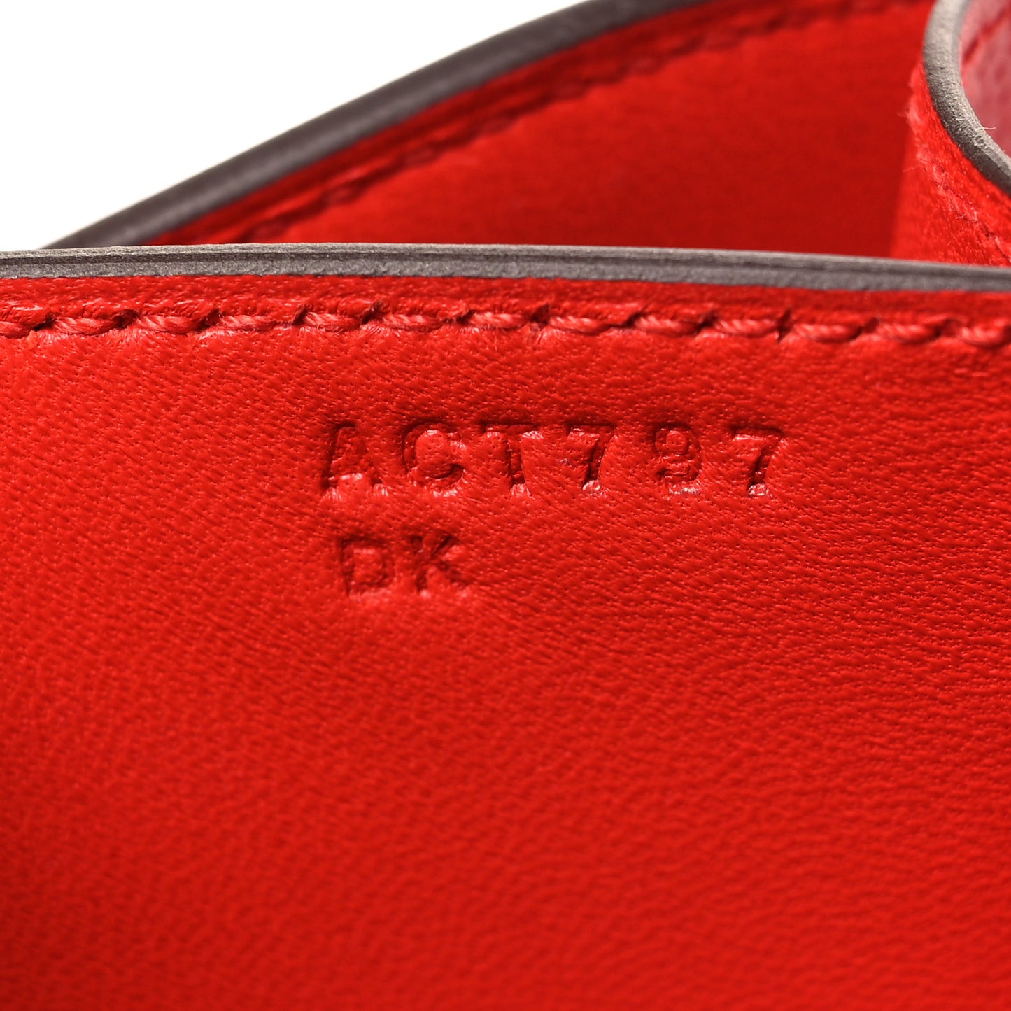 Epsom Constance 18 Rouge de Coeur