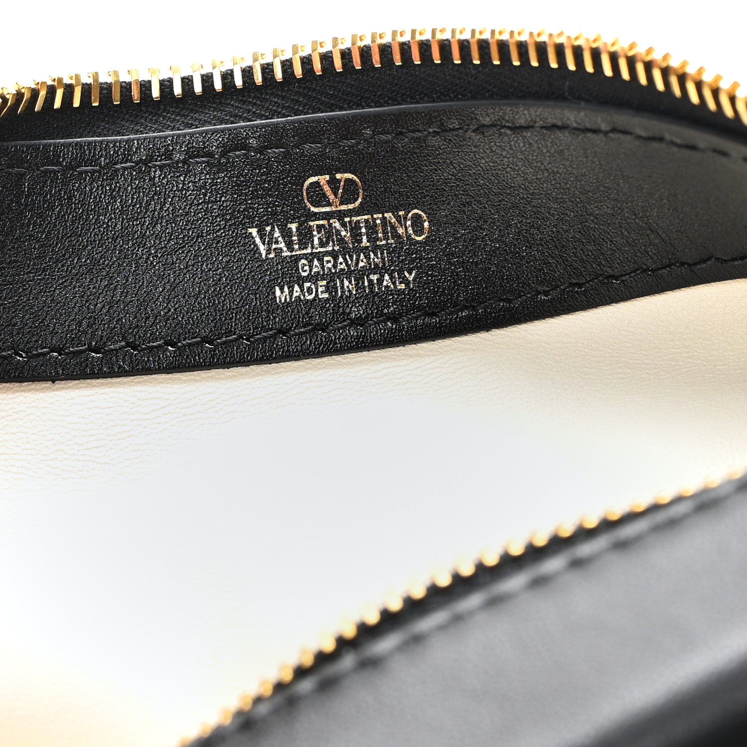 Valentino Garavani Small Go-Hobo Bag Black 6 of 9