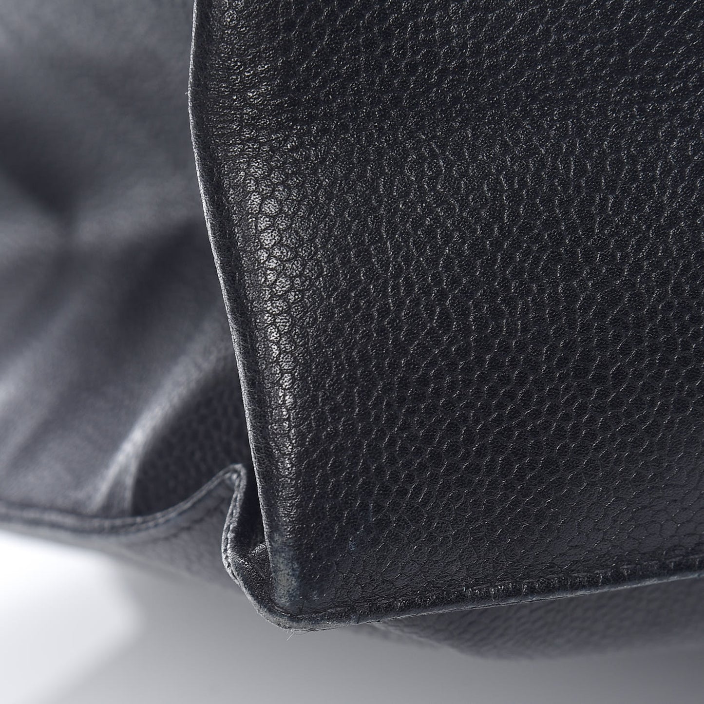 Caviar CC Tote Black
