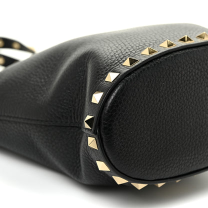 Valentino Garavani Pebbled Calfskin Rockstud Bucket Bag Black 8 of 10