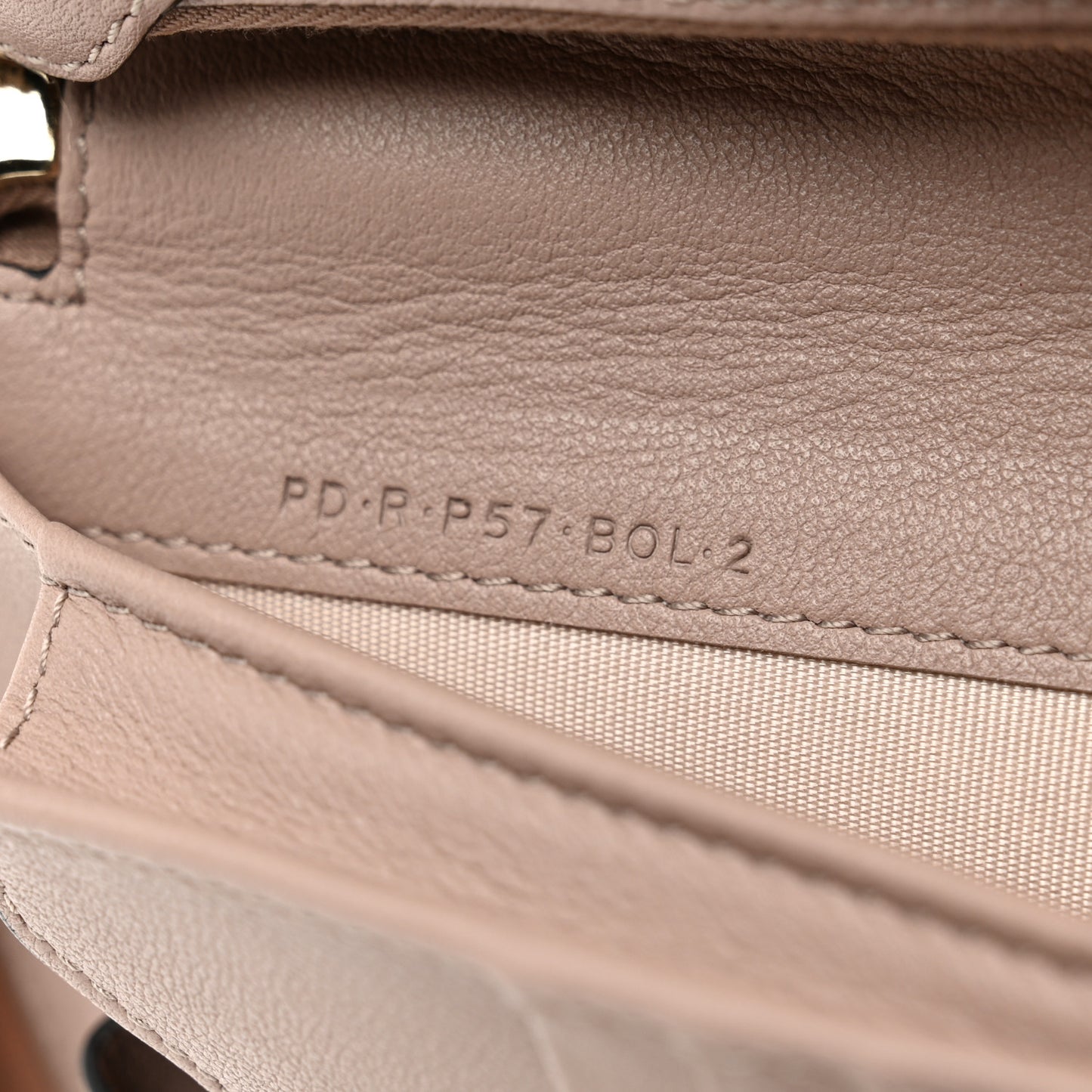 Vitello Rockstud Top Handle Travel Wallet Poudre