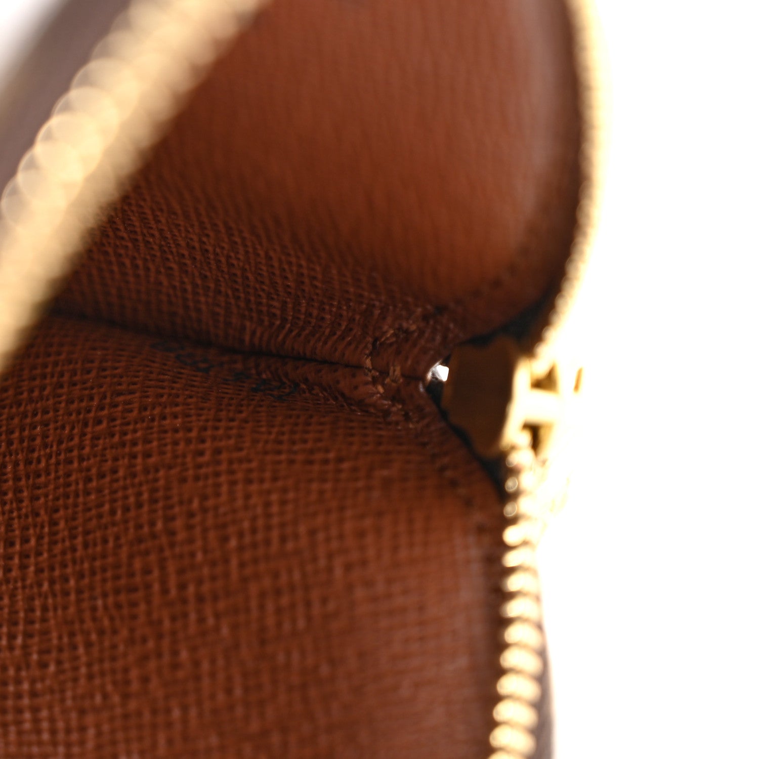 Louis Vuitton Monogram Round Coin Purse 7 of 8