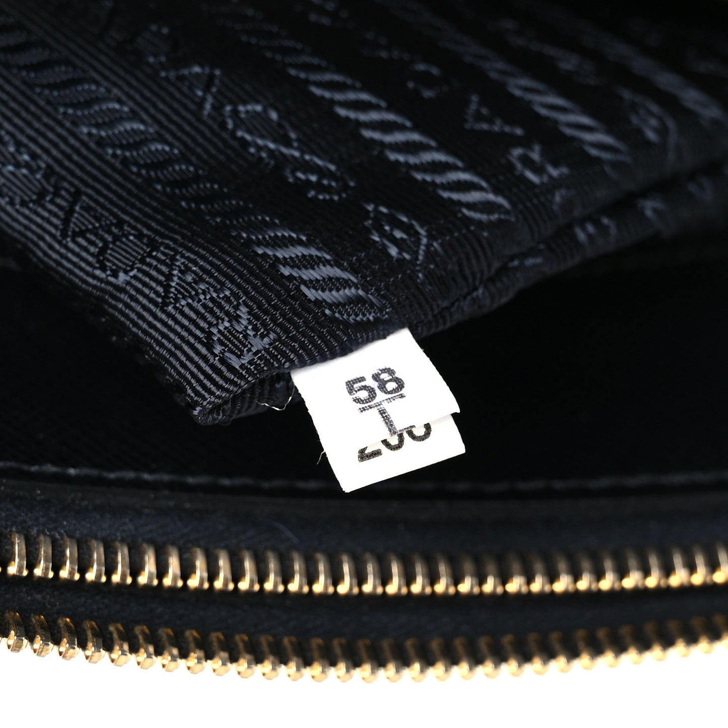 Saffiano Lux Medium Galleria Double Zip Tote Black