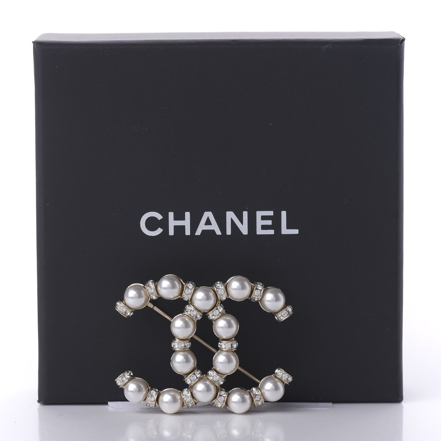 Chanel Pearl Crystal Nefertiti CC Brooch Gold 5 of 5