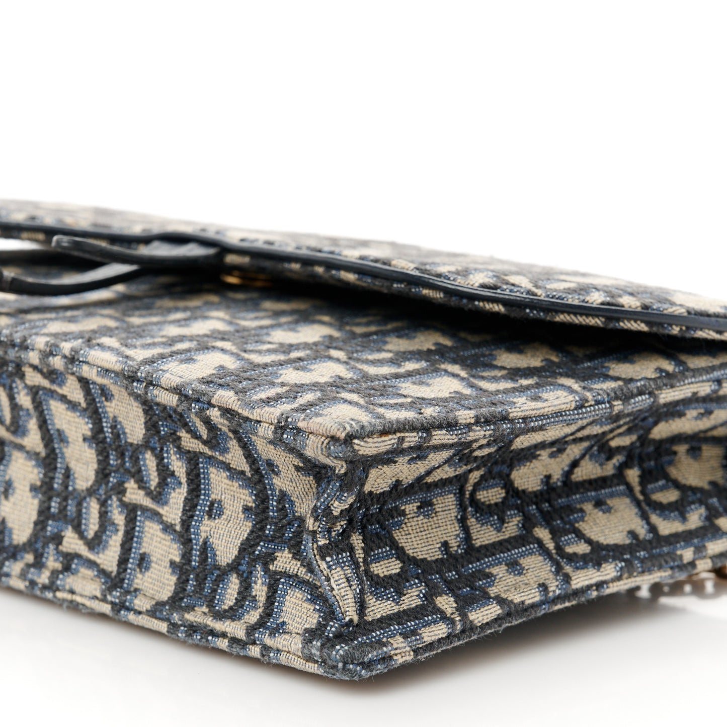 Oblique Saddle Chain Pouch Blue