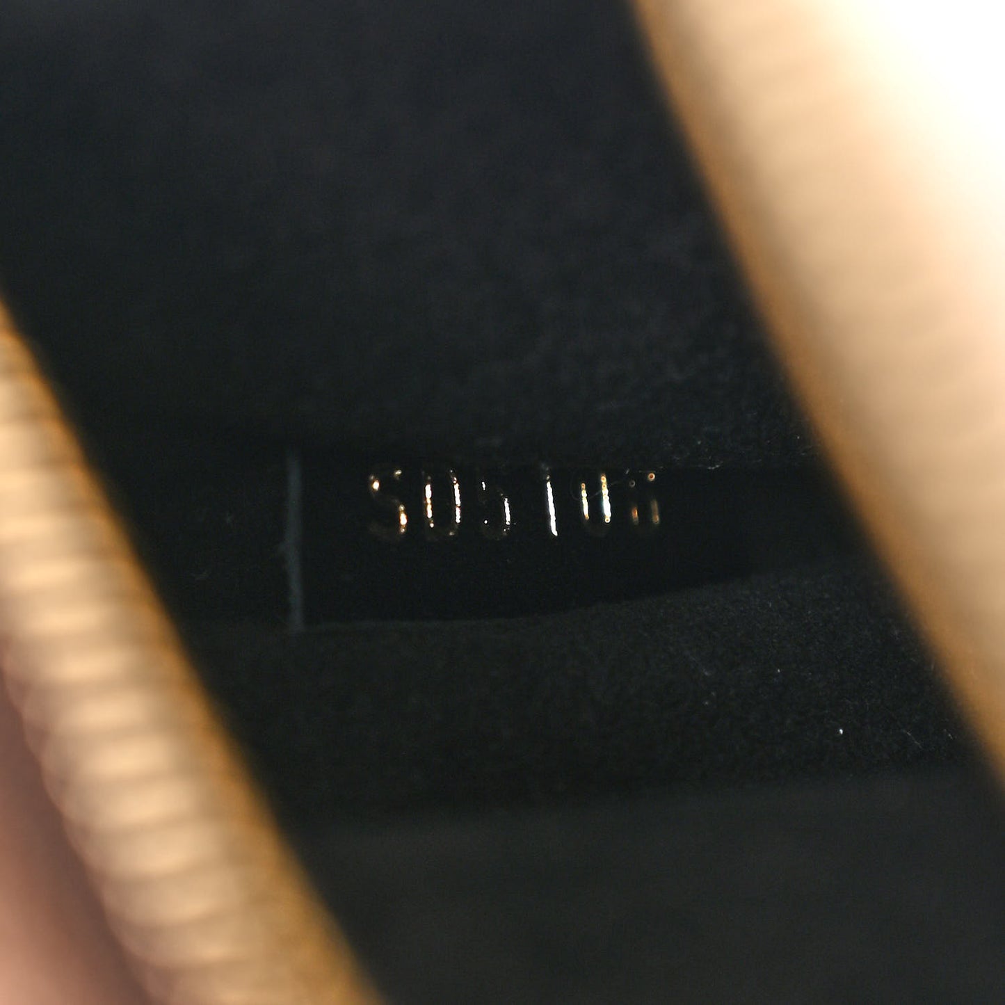 Reverse Monogram Pochette Metis