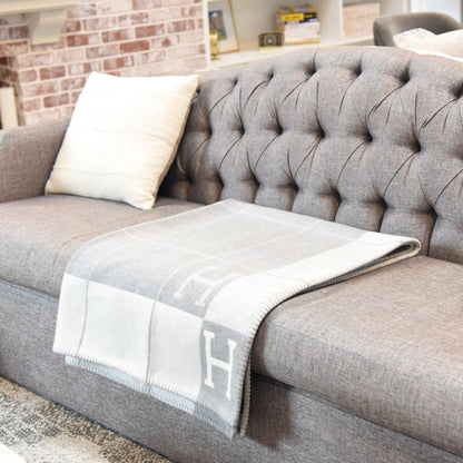 Hermes Wool Cashmere Avalon III Blanket Ecru Gris Clair 2 of 4