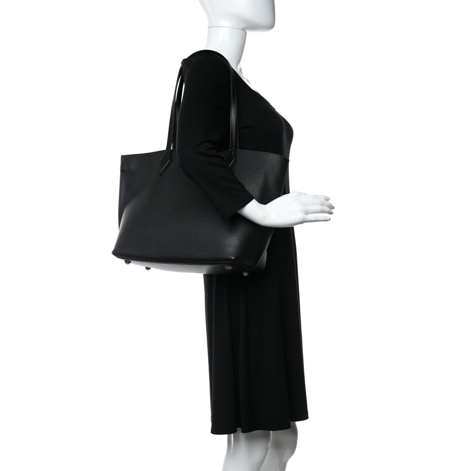 MCM Grained Calfskin Medium Yris Shopper Tote Black 2 of 9