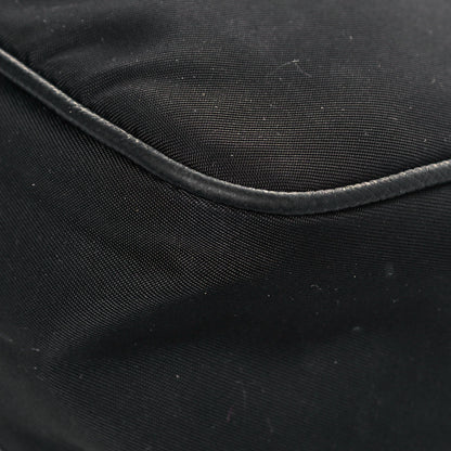 Prada Nylon Re-Edition 2005 Shoulder Bag Black 11 of 15