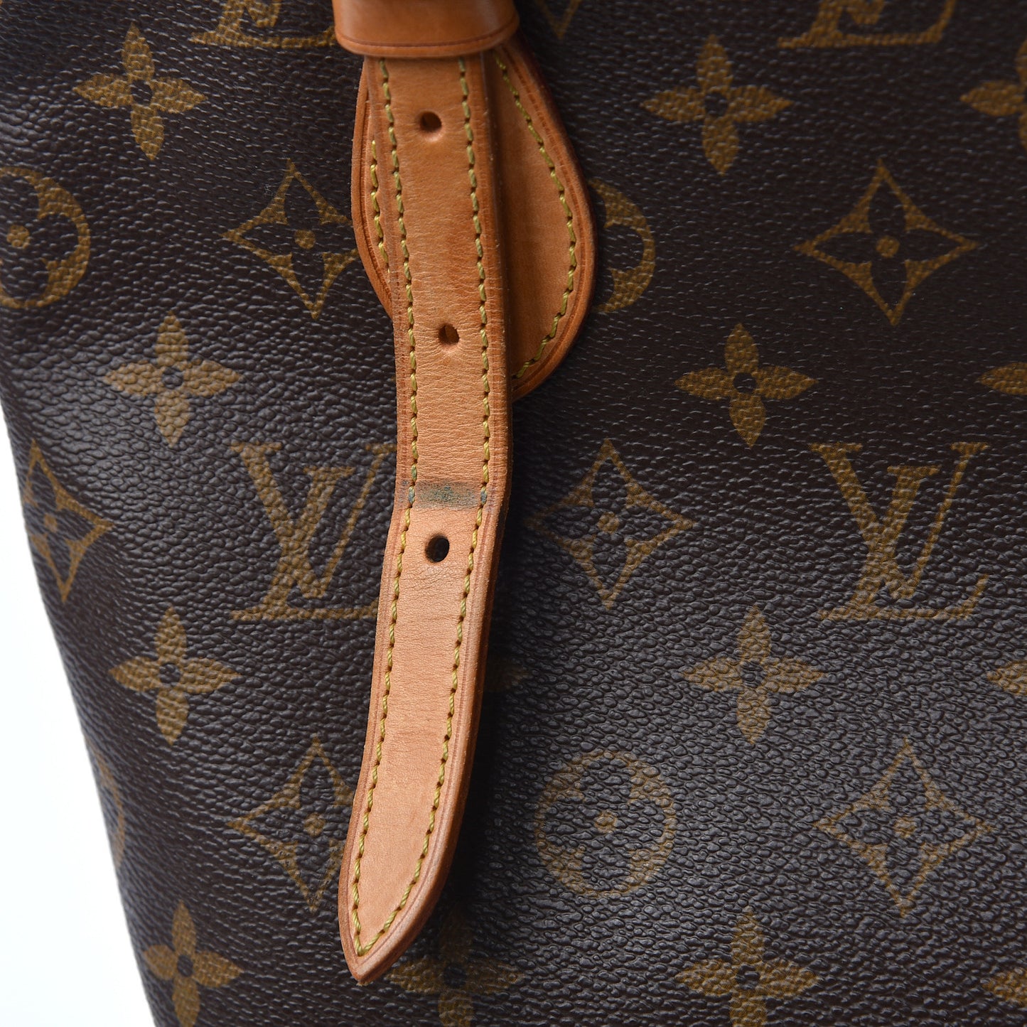 Monogram Petit Bucket 23