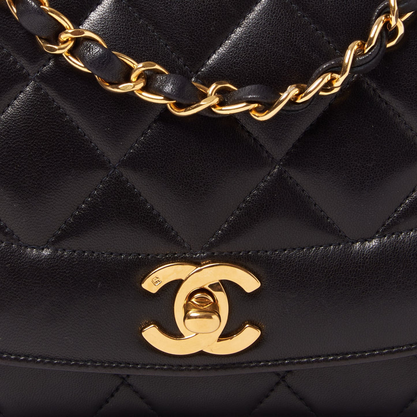 Lambskin Quilted Medium Single Flap Black