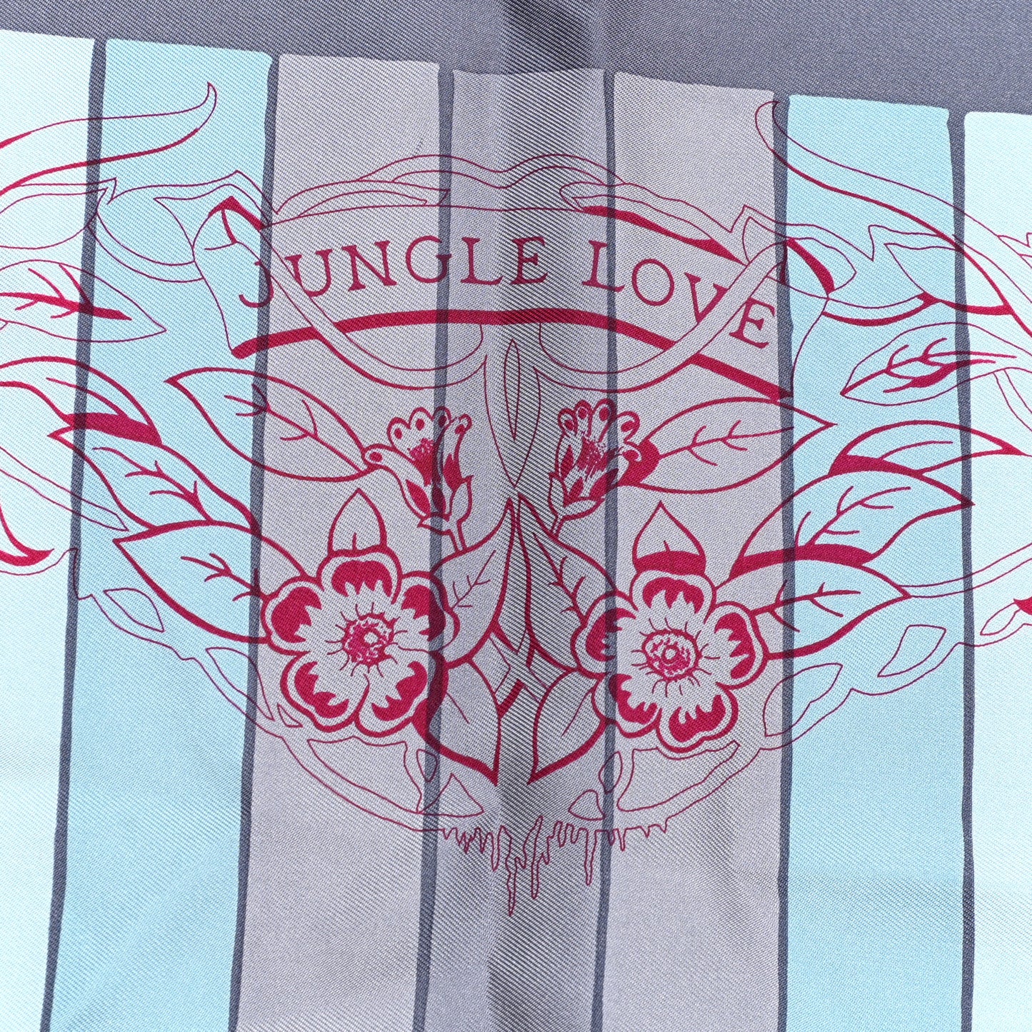 Silk Jungle Love Rainbow Scarf 90 Bleu Rose Gris