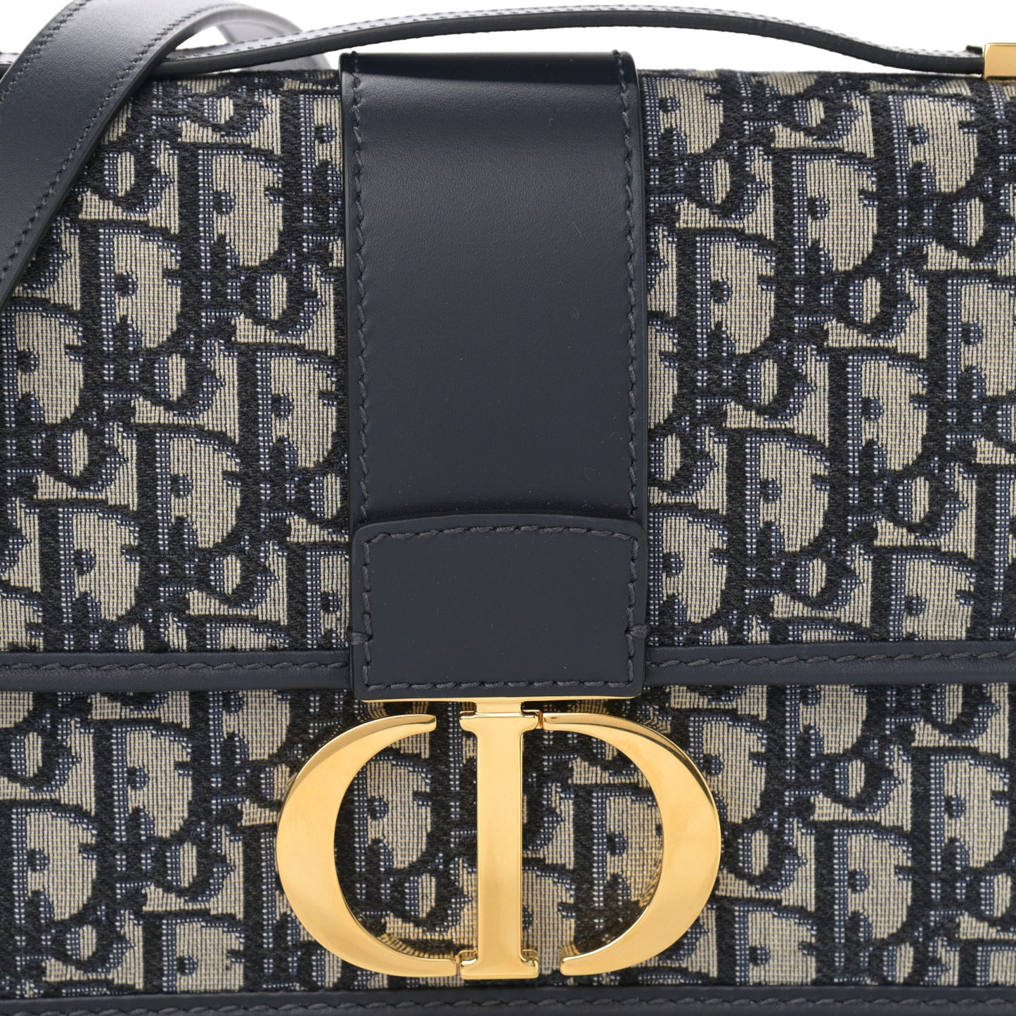 Oblique 30 Montaigne Flap Bag Blue