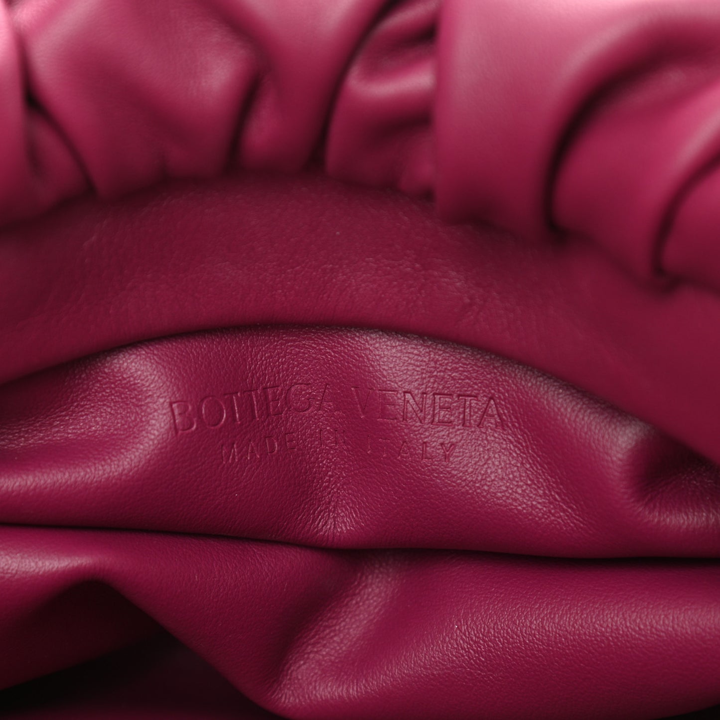Calfskin The Pouch Chain Cinnabar