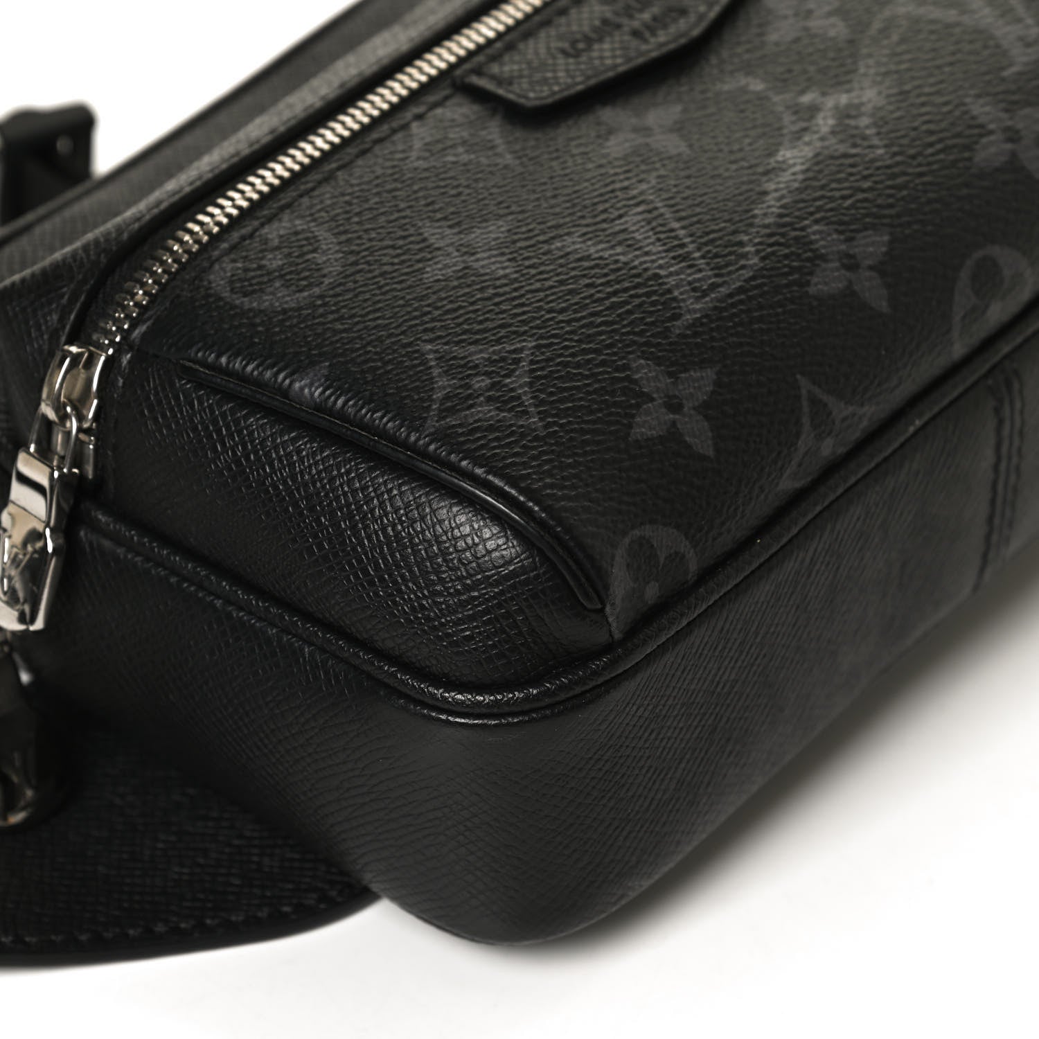 Louis Vuitton Taiga Monogram Outdoor Bumbag Black 12 of 14