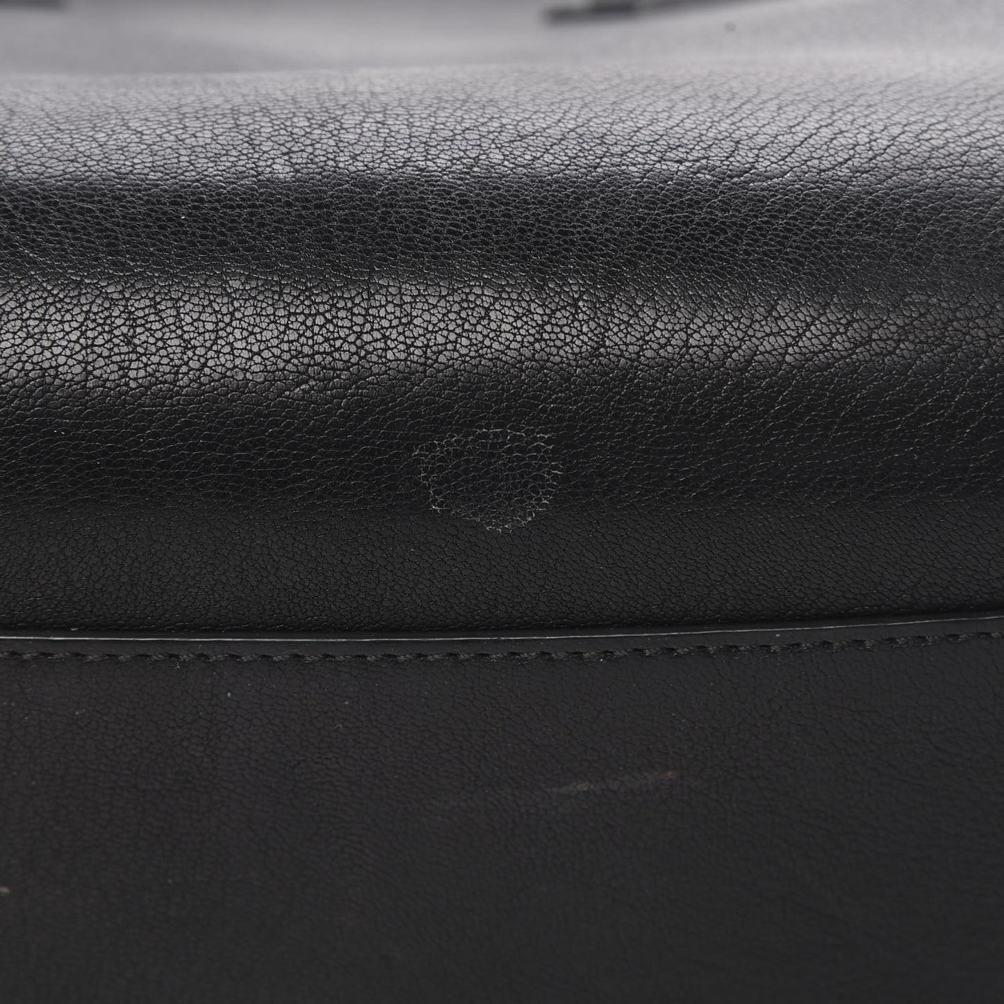 Sugar Goatskin Medium Antigona Black
