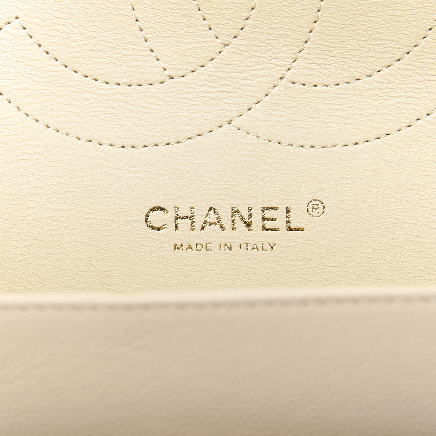 Caviar Quilted Jumbo Double Flap Beige Clair