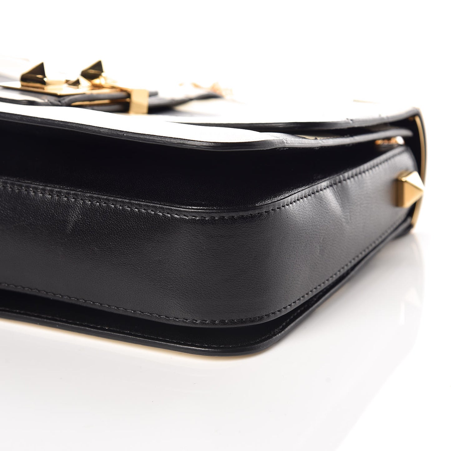 Nappa Striped B-Rockstud Flap Black Light Ivory