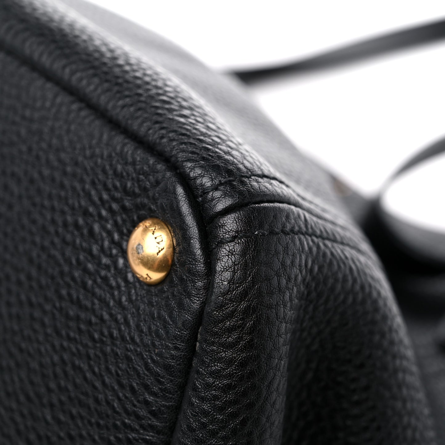 Vitello Daino Shoulder Bag Black
