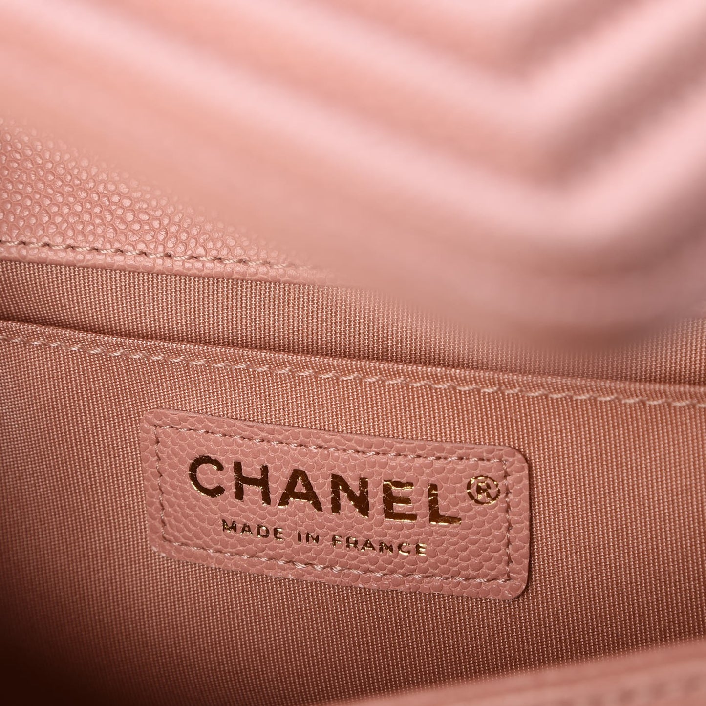 Caviar Quilted Medium Boy Flap Pink
