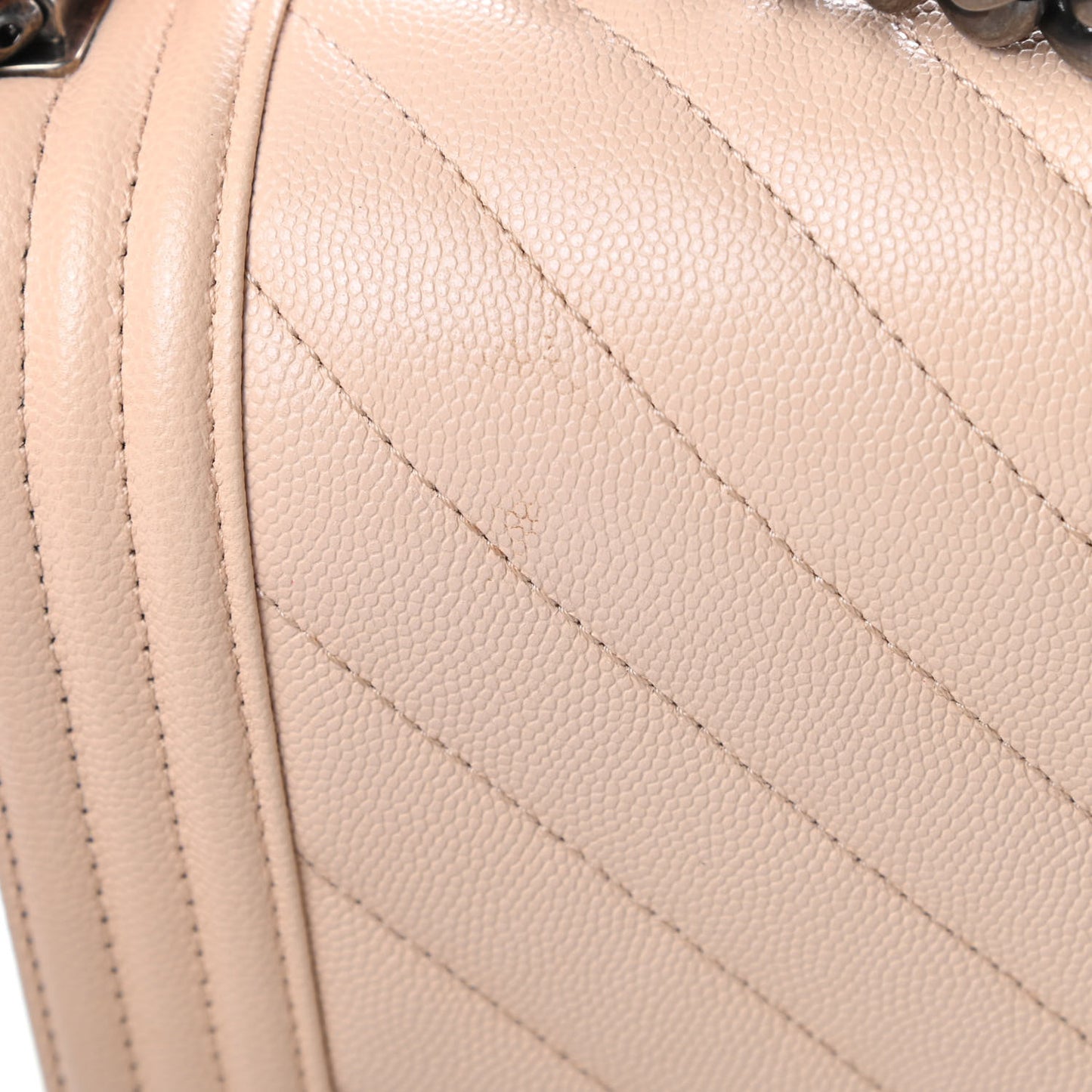 Caviar Chevron Quilted New Medium Boy Flap Light Beige